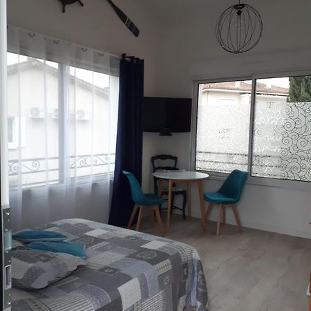 Joli studio entre la mer et la ville Hyères Esterno foto